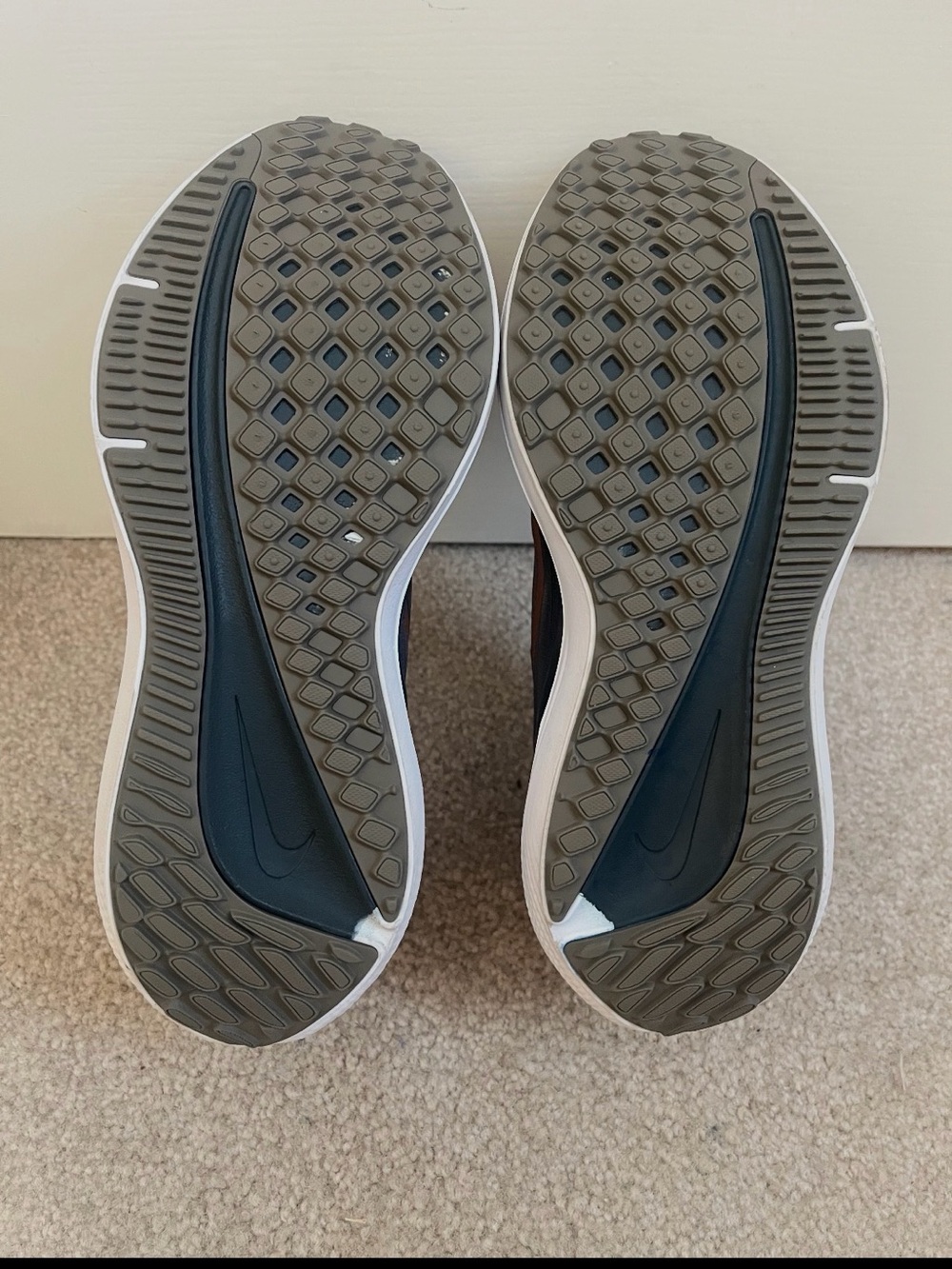 Nike Winflo 9 Running Shoes Women’s Size 6 Gray Bronze DD8686-005 NEW - Picture 6 of 10
